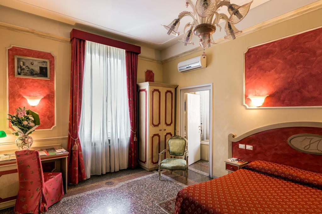 Antica Residenza D'Azeglio Room&Breakfast Di Charme Болонья Екстер'єр фото